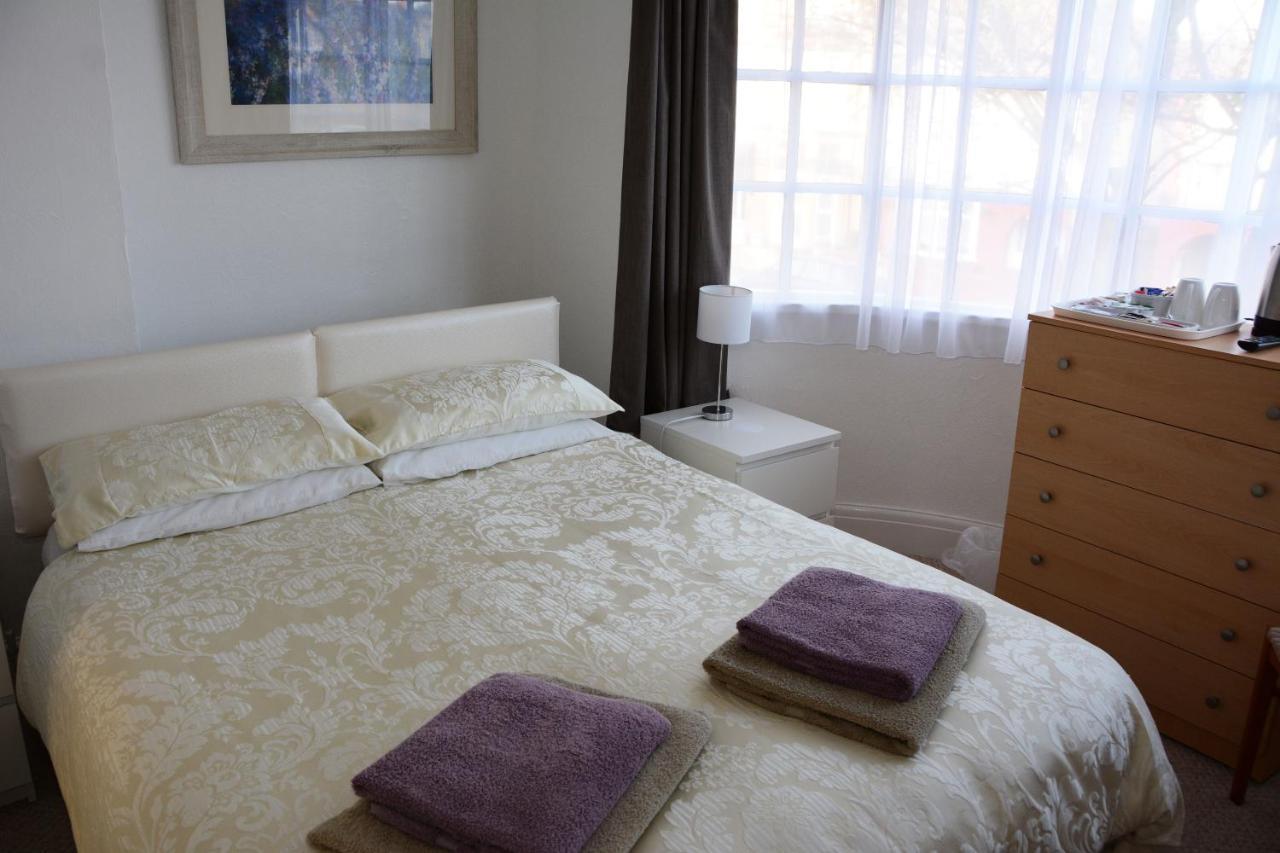 The Cove Guest House Рил Екстериор снимка